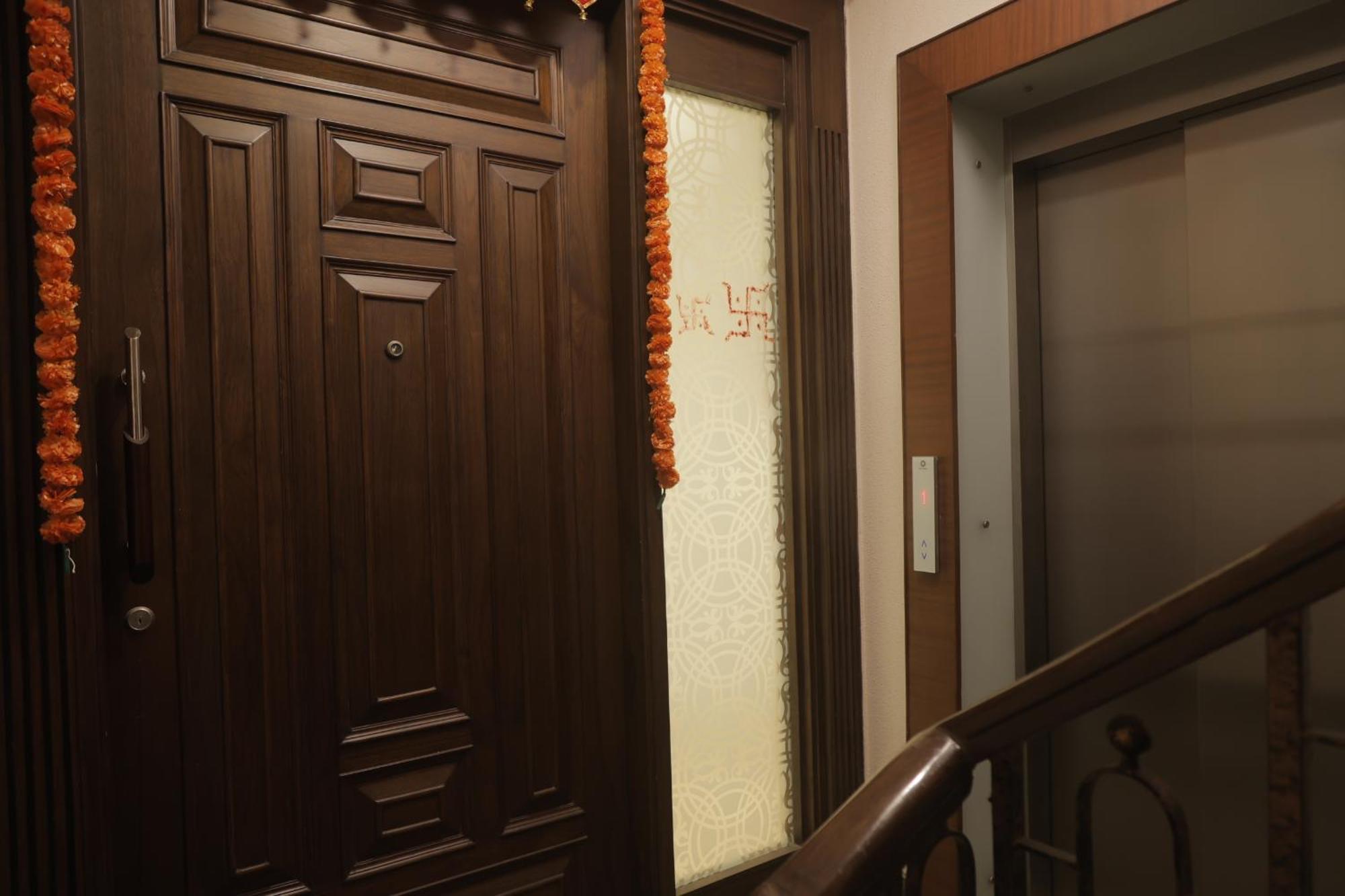 Bed and Breakfast Under My Roof Superio Neu-Delhi Exterior foto