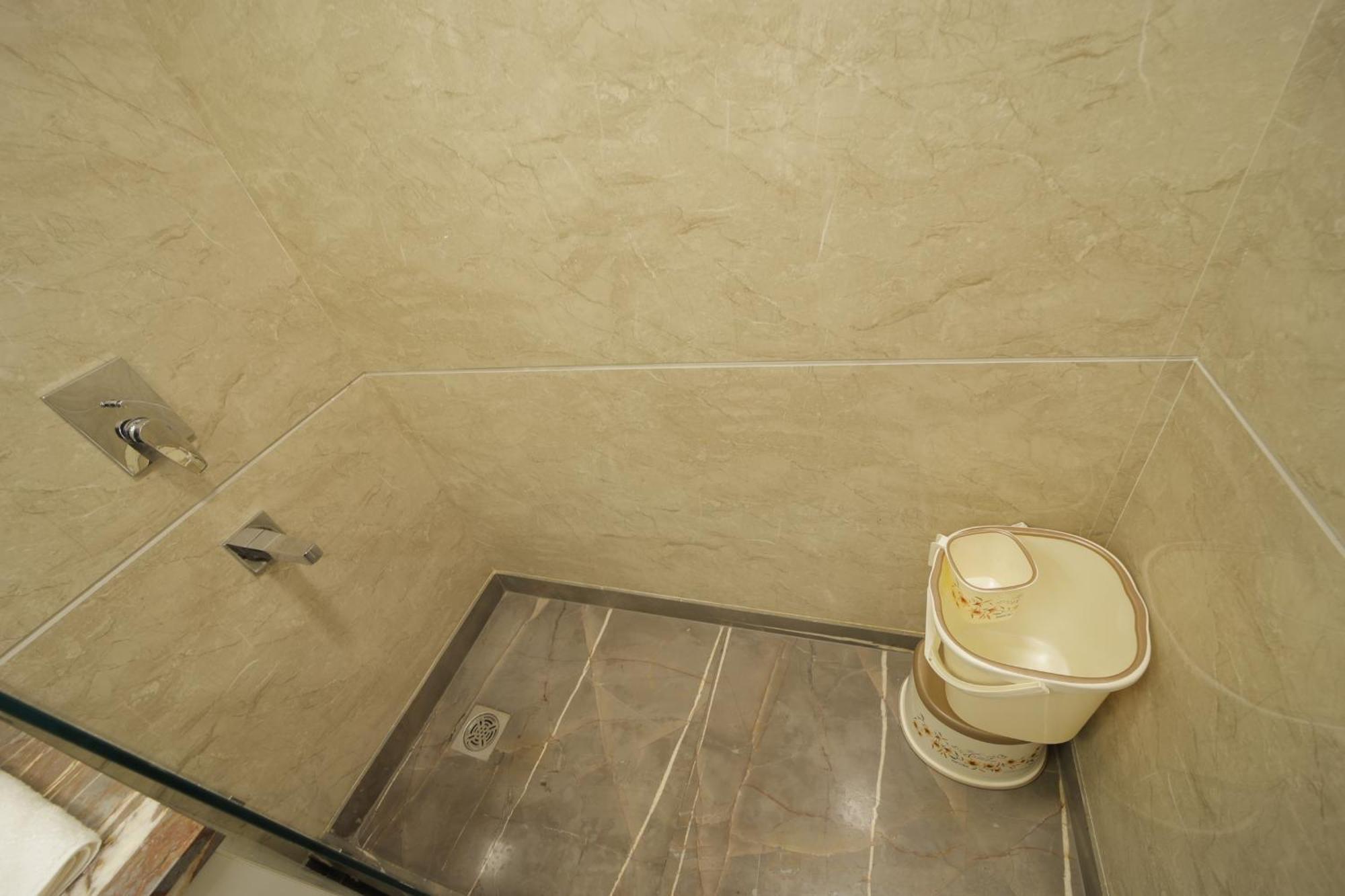 Bed and Breakfast Under My Roof Superio Neu-Delhi Exterior foto